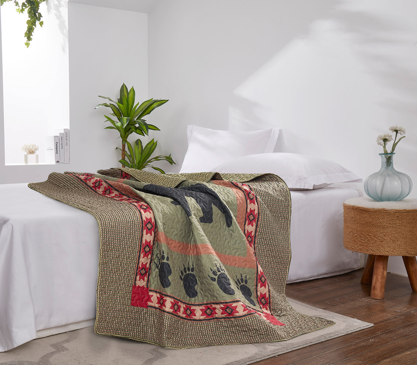 Virah Bella - Bear and Paw - Lightweight Quilted Throw Blanket 50" x 60"