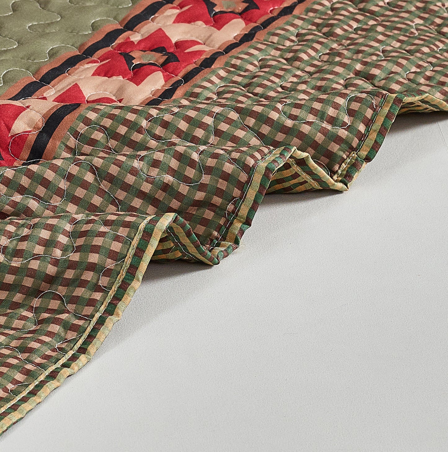 Virah Bella - Bear and Paw - Lightweight Quilted Throw Blanket 50" x 60"
