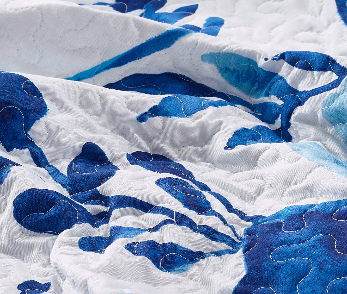 Virah Bella - Indigo Botanical - Lightweight Reversible Quilt Set with Decorative Pillow Shams