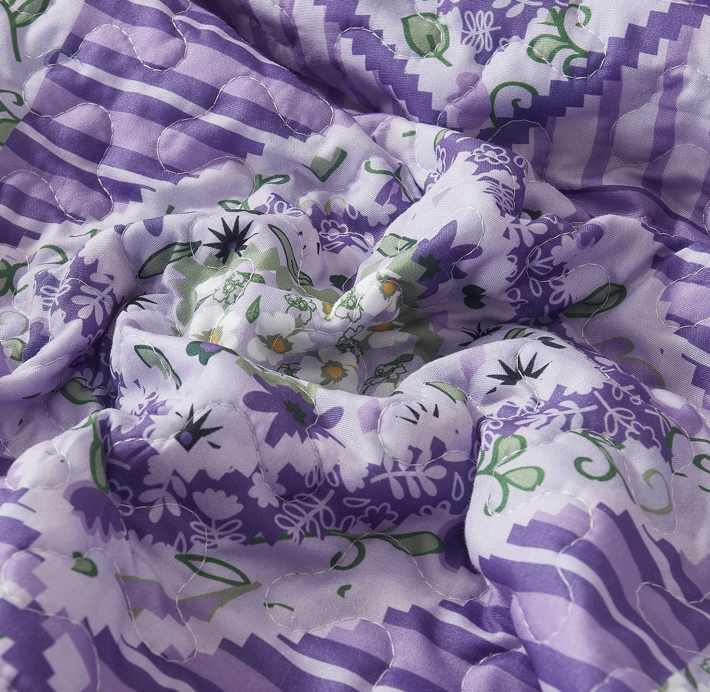 Virah Bella - Lavender Fields - Lightweight Reversible Quilt Set with Decorative Pillow Shams