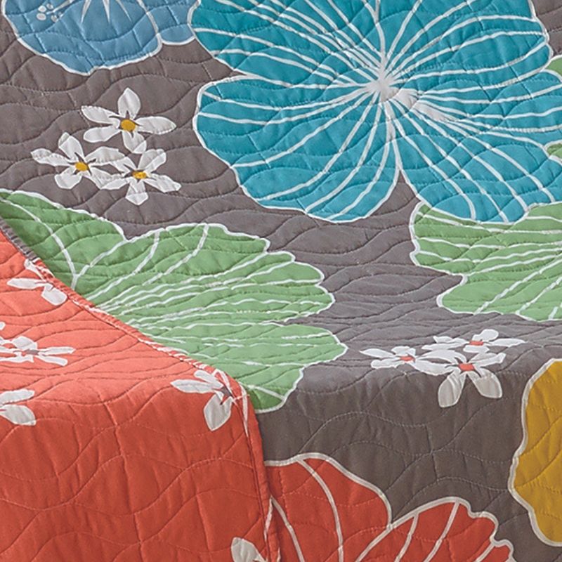 Virah Bella - Hibiscus - Lightweight Quilted Throw Blanket 50" x 60"