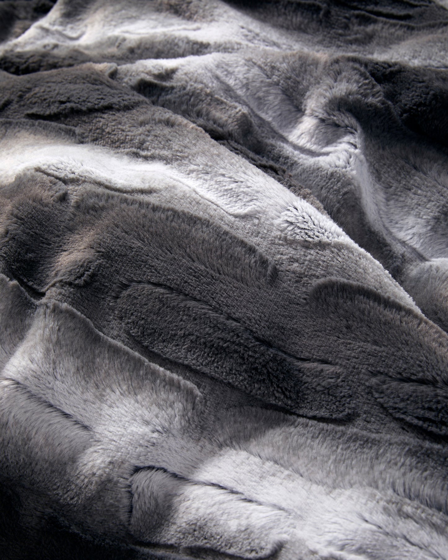 Regal Comfort - Zephyr Grey - Faux Fur Plush Throw Blanket 50"x70"