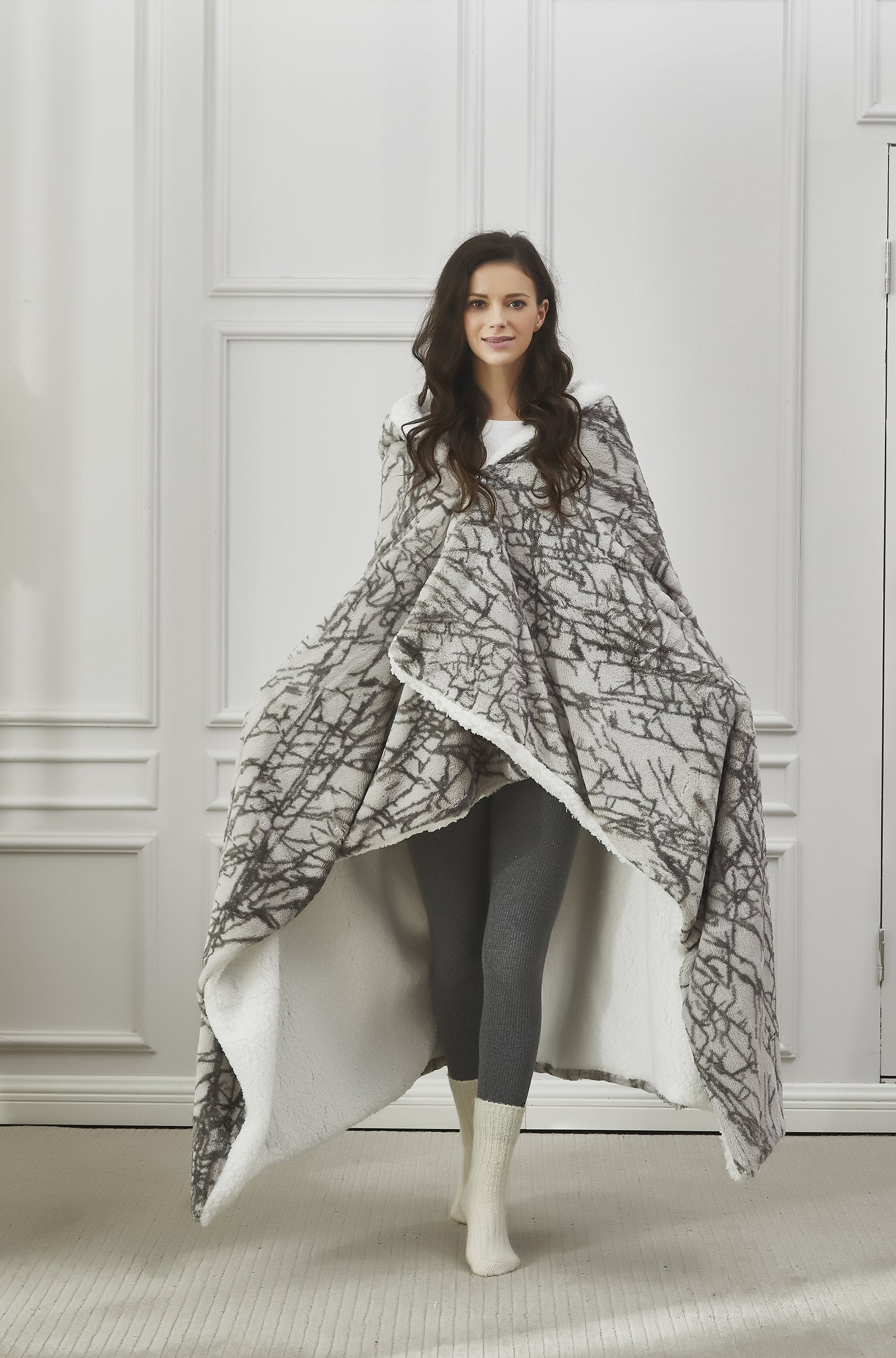 Regal Comfort - Winter Marble - Faux Fur Wearable Throw