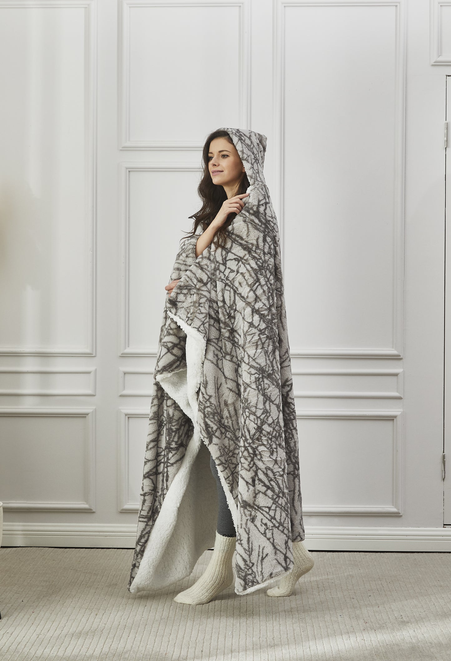 Regal Comfort - Winter Marble - Faux Fur Wearable Throw