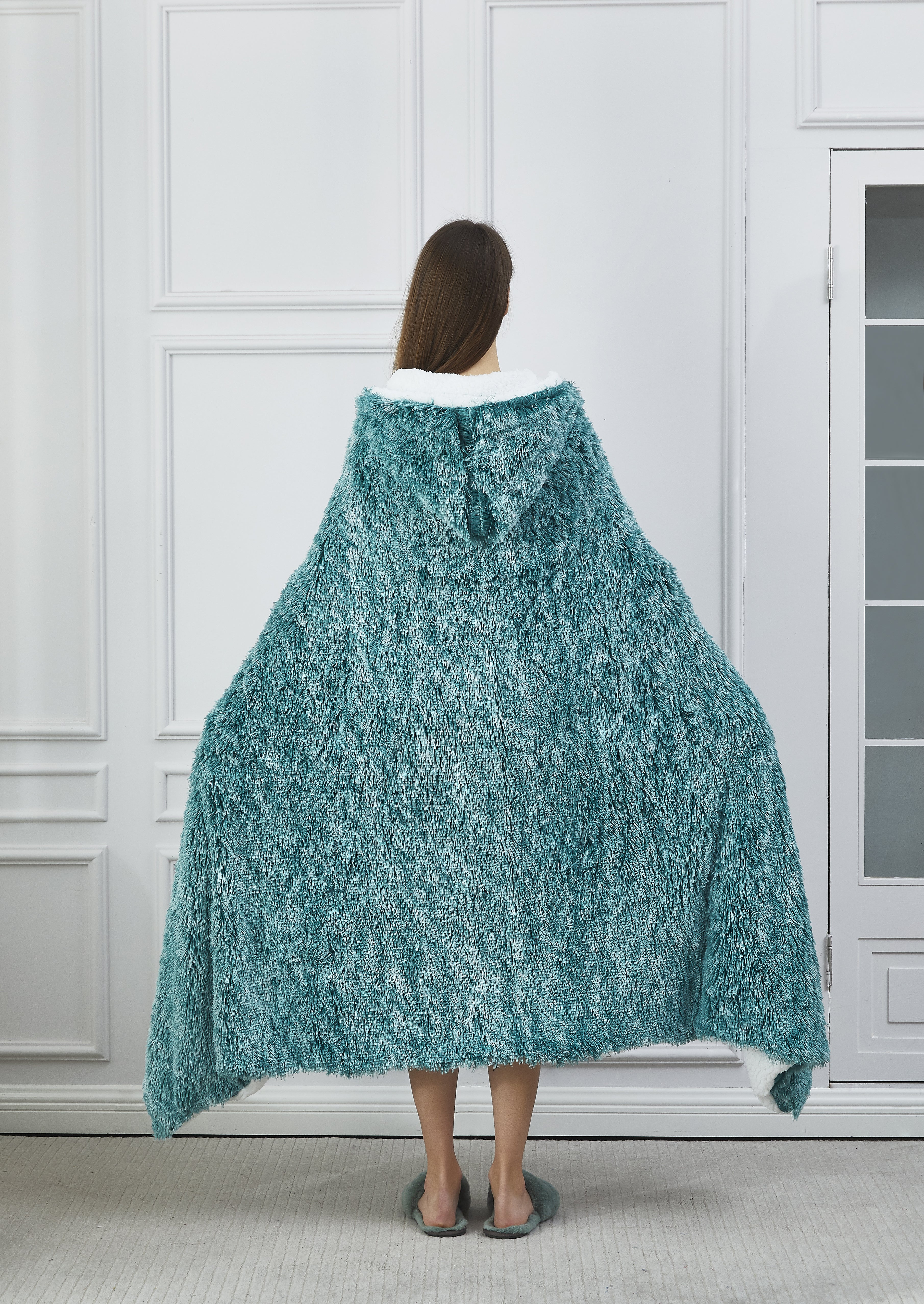 Regal Comfort - Emerald Frost - Faux Fur Wearable Throw – Duke Online