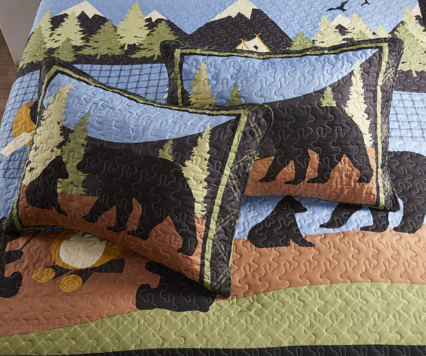 Virah Bella - Bear Lake - Lightweight Reversible Quilt Set with Decorative Pillow Shams