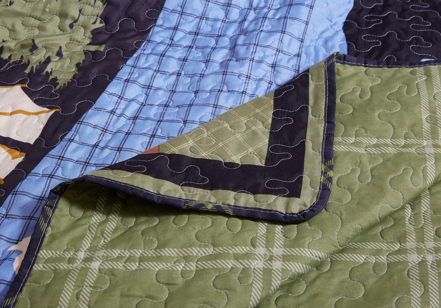 Virah Bella - Bear Lake - Lightweight Reversible Quilt Set with Decorative Pillow Shams